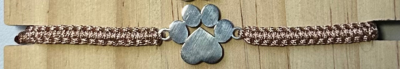 Bracelets motif pattes de chien